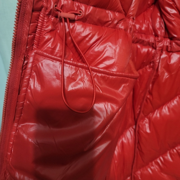 Red Gap Puffer Jacket (Size Small) - Picture 9 of 11